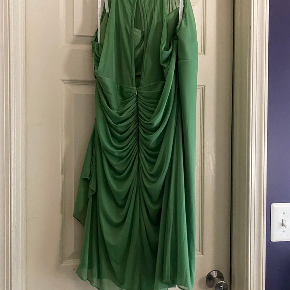 David's Bridal Clover Chiffon Bridesmaid's Dress - Picture 3 of 5